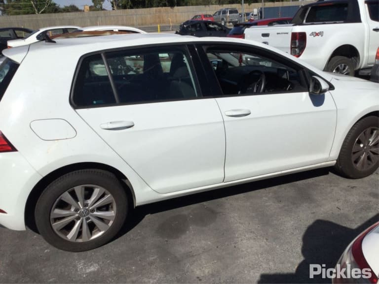 2017 VOLKSWAGEN GOLF GEN 7, 5DR HATCH, DOOR REG ASSY (REG AND MOTOR), 11/12-08/20 5G4837462H RIGHT FRONT WINDOW REG MOTOR