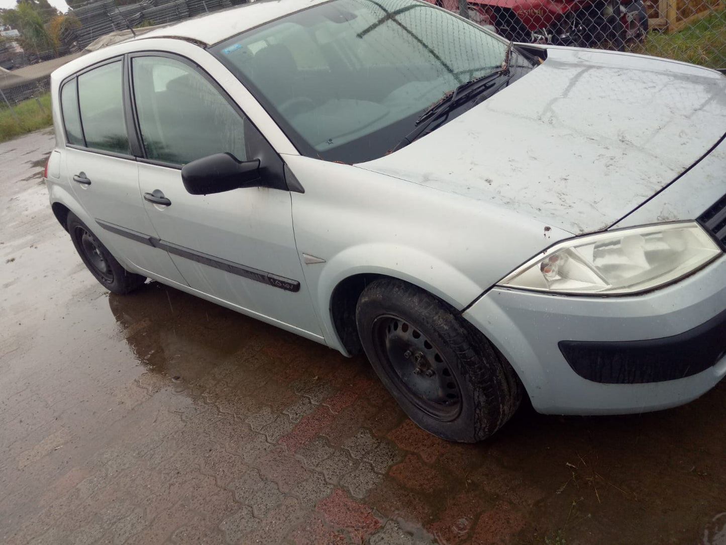 2006 RENAULT MEGANE X84, SEDAN/HATCH, BLACK, MANUAL FOLDING, 5 PIN TYPE, 12/03-08/10 7701068373 LEFT DOOR MIRROR