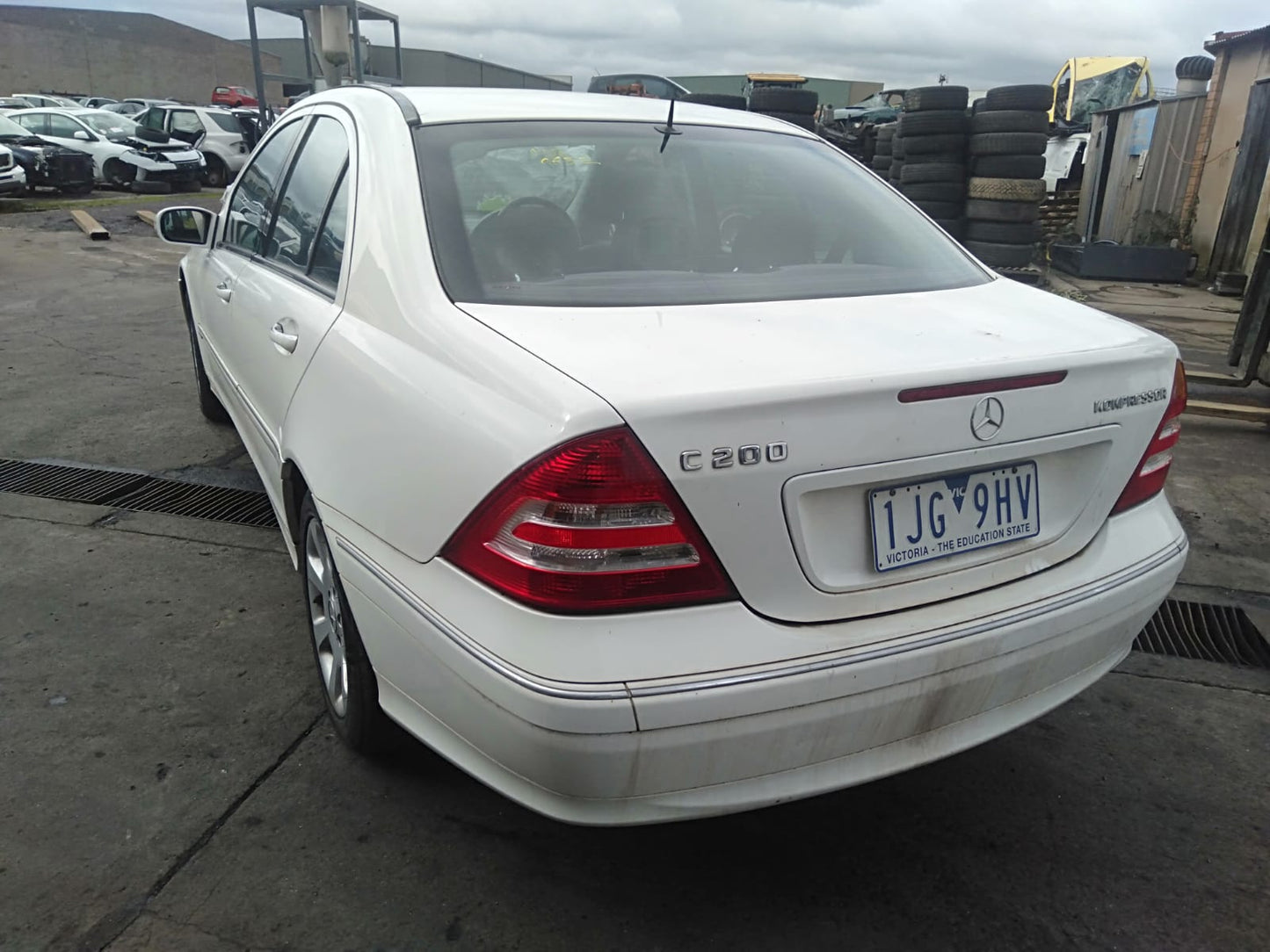 2004 MERCEDES C CLASS W203/S203, SEDAN/WAGON, HALOGEN TYPE, 04/04-06/07 A2038201359 LEFT HEADLAMP