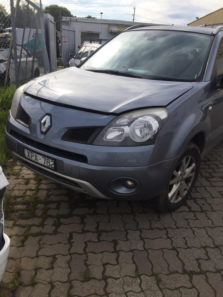 2008 RENAULT KALEOS H45, 09/08-04/16 801010029R LEFT FRONT DOOR