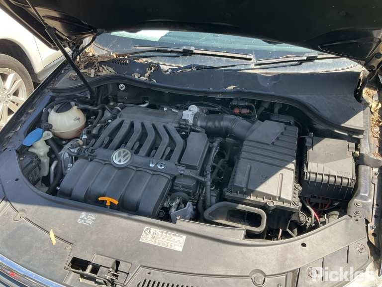 Wrecking 2010 VOLKSWAGEN PASSAT for Used Parts VW1551