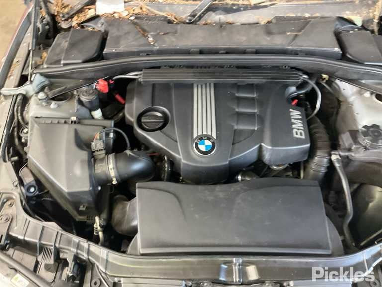 2013 BMW 1 SERIES HINGES (PAIR), E82/E88, COUPE/CABRIO, 07/12-09/13 BONNET HINGE STRUT