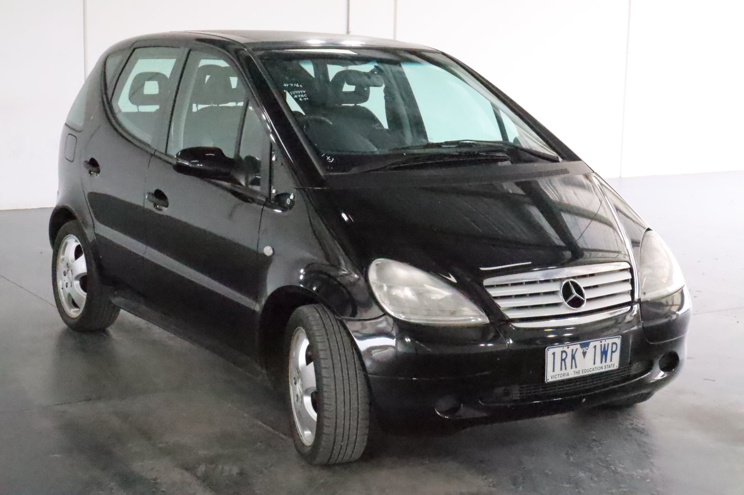2001 MERCEDES A CLASS W168, POWER, 2-PIN, BLACK MOTOR, BOLT TYPE, 10/98-05/05 LEFT FRONT WINDOW REG MOTOR
