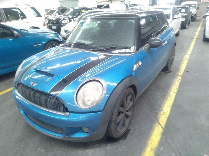 2008 MINI COOPER R55/R56/R57, MAN FOLD TYPE, COLOUR CODED COVER, 03/07-05/15 51162755637 LEFT DOOR MIRROR