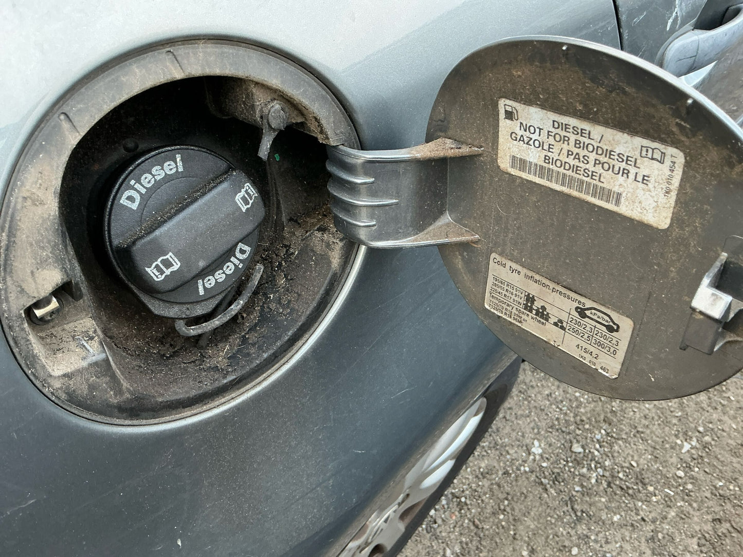 Wrecking 2005 VOLKSWAGEN GOLF for Used Parts VW1619