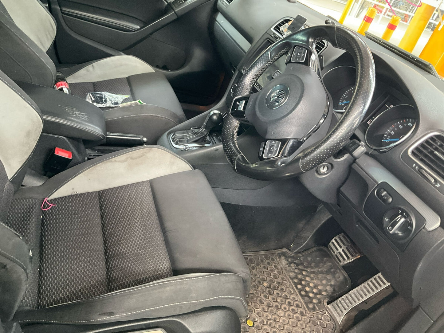 2011 VOLKSWAGEN GOLF KNEE, GEN 6, 10/08-03/13 5K2880841D/5K2880841F RIGHT AIRBAG