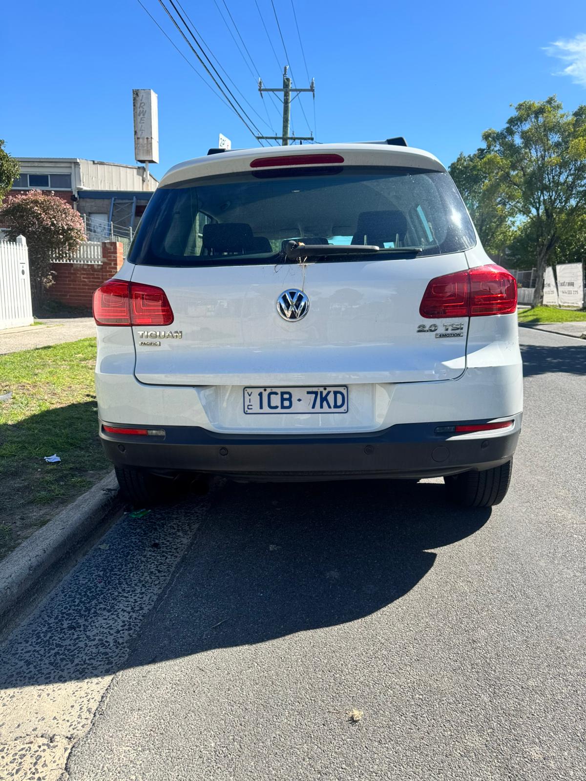 Wrecking 2014 VOLKSWAGEN TIGUAN for Used Parts VW1775