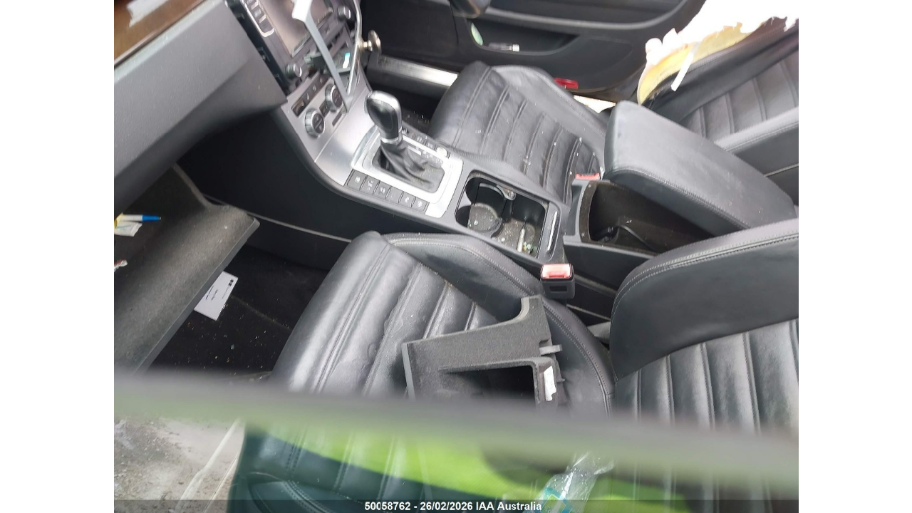 Wrecking 2014 VOLKSWAGEN PASSAT for Used Parts VW1758