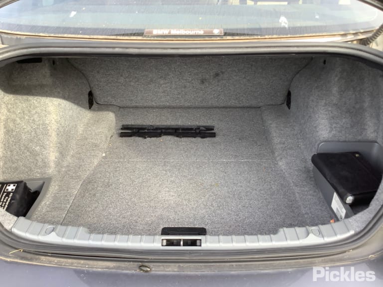 2007 BMW 3 SERIES E90/E91, SEDAN/WAGON, STD TYPE, 03/05-04/12 41357135679 LEFT GUARD