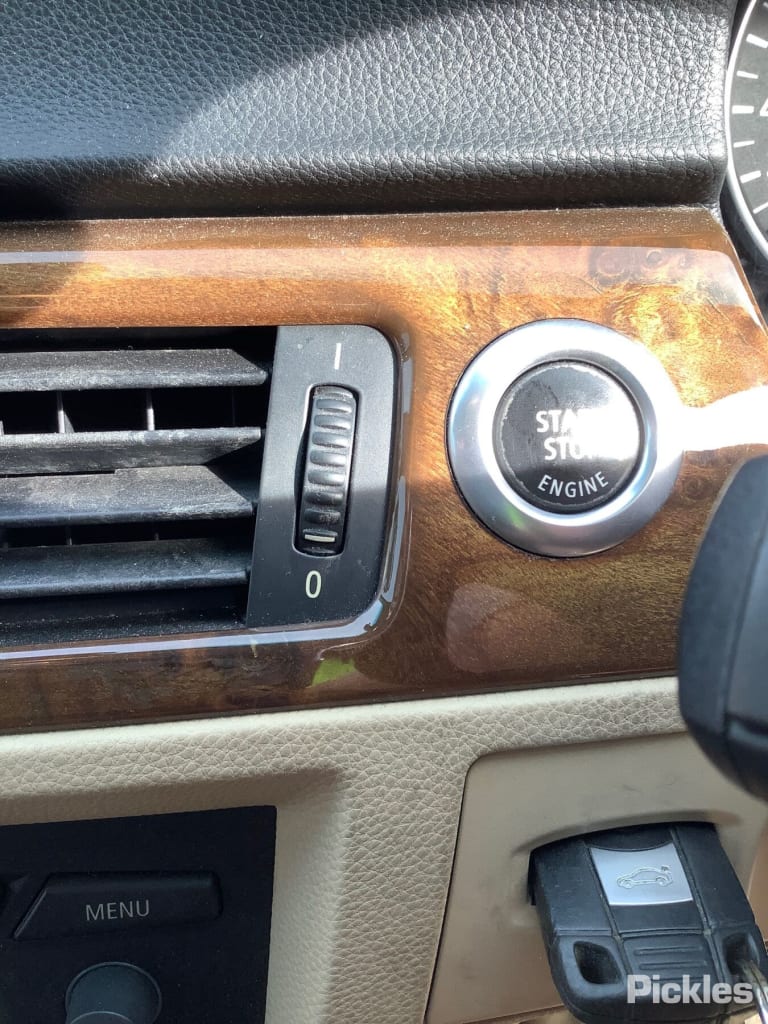 2007 BMW 3 SERIES E90/E91, SEDAN/WAGON, 03/05-04/12 51337060263 LEFT FRONT DOOR WINDOW