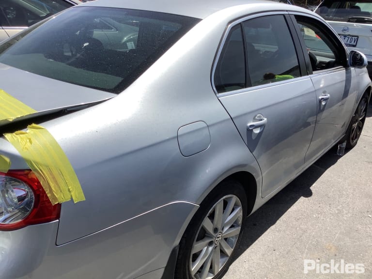 2010 VOLKSWAGEN JETTA RH SIDE, 1KM, 02/06-07/11  REAR GARNISH