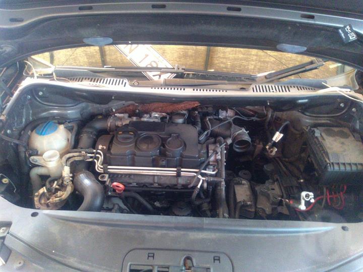 2007 VOLKSWAGEN CADDY 2K, CHROME INSERT TYPE, 12/04-08/10 2K0941005E LEFT HEADLAMP