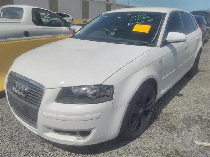 2009 AUDI A3 A3, 8P, HALOGEN TYPE, 07/08-04/13 8P0941003L LEFT HEADLAMP