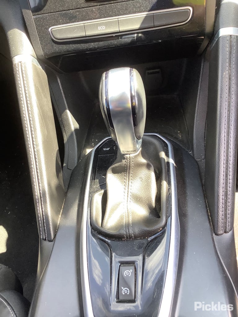 2016 RENAULT KALEOS LH REAR, XZG, 05/16- 829A18551R DOOR TRIM