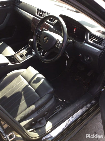 2019 SKODA SUPERB NP, 03/16-  3V0 845 202 RIGHT FRONT DOOR WINDOW