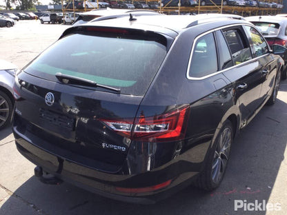 2019 SKODA SUPERB TAILGATE LAMP (RH SIDE), WAGON, NP, 03/16-04/19 3V9945308G REAR GARNISH