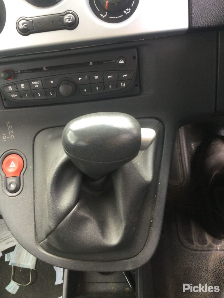 2011 RENAULT KANGOO WIPER SWITCH, X61, 10/10-09/12 7701068114 COMBINATION SWITCH