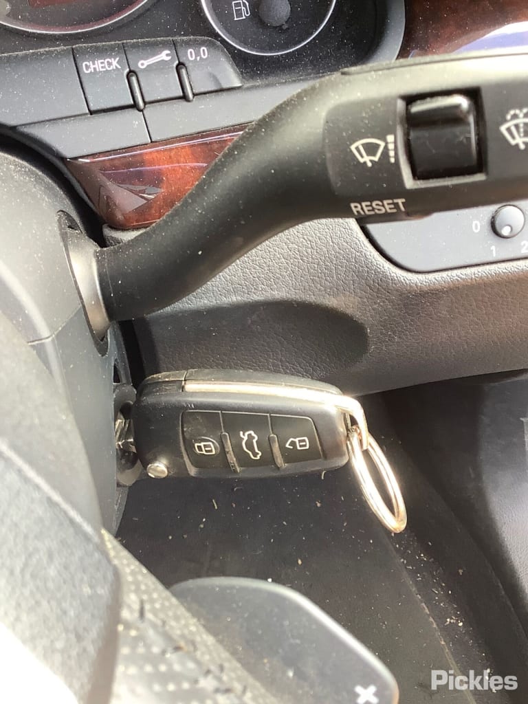 2007 AUDI A4 B7 (A4/S4), SEDAN, 11/04-03/08 8E0833051J LEFT REAR DOOR SLIDING