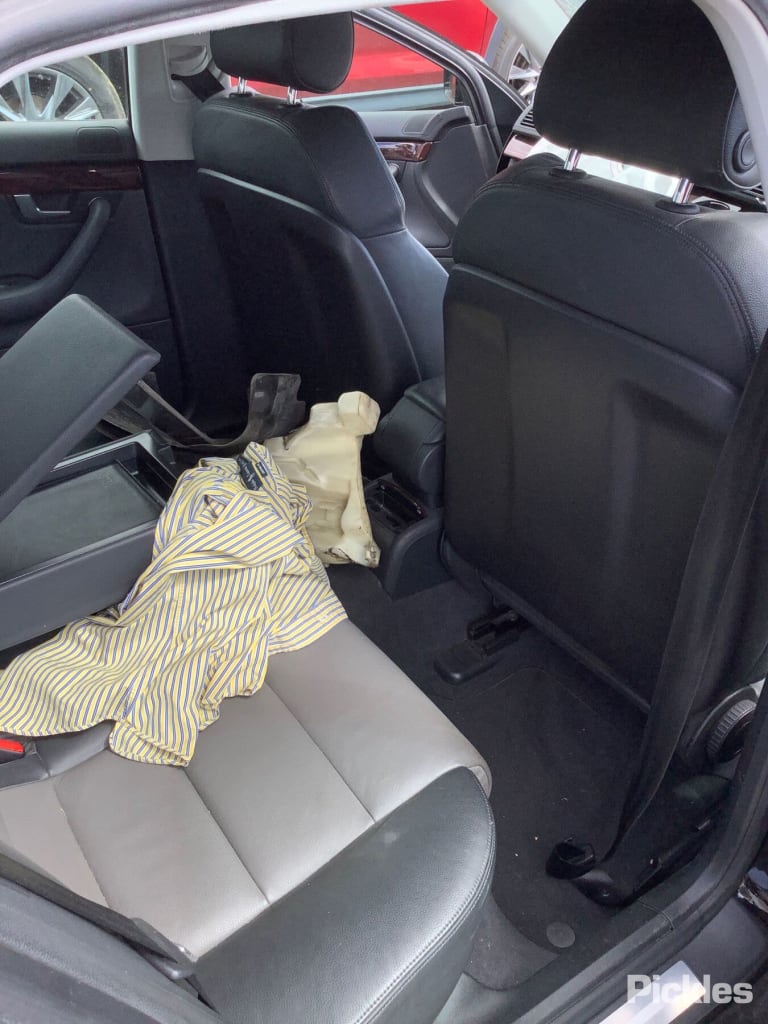 2007 AUDI A4 B7 (A4/S4), SEDAN, 11/04-03/08 8E0833051J LEFT REAR DOOR SLIDING