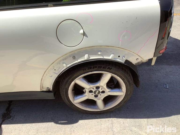 2008 MINI COOPER W/ CHROME MOULD TYPE, R55/R56/R57, 04/04-08/10 51112753995 FRONT BUMPER