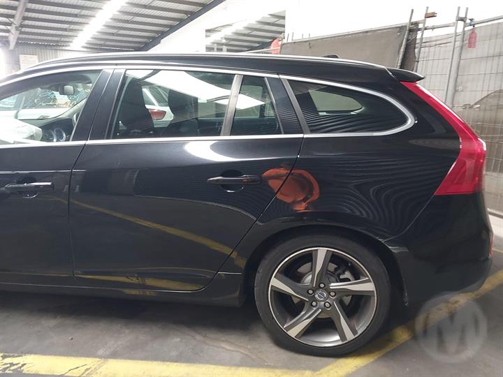 2011 VOLVO S60/V60 Mk2, 12/10-12/18 31385412 LEFT FRONT DOOR WINDOW