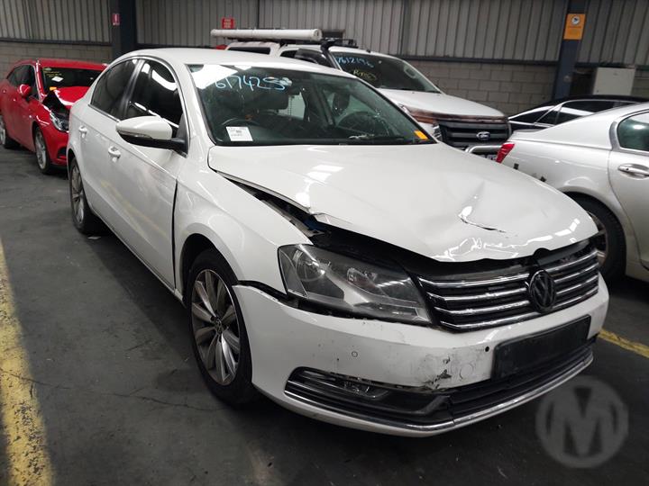 2012 VOLKSWAGEN PASSAT 3C/MK6 B7, SEDAN/WAGON, 09/10-05/15 3AA837461B LEFT FRONT WINDOW REG MOTOR