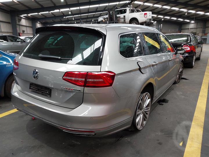 2017 VOLKSWAGEN PASSAT B8/MK7, W/ LED TYPE, 06/15-10/19  LEFT HEADLAMP