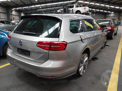 2017 VOLKSWAGEN PASSAT WAGON, B8/MK7, 06/15- 3G0845202 RIGHT FRONT DOOR WINDOW