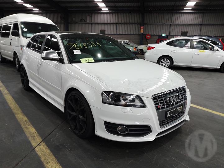 2010 AUDI A3 8P, 5DR TYPE, 03/04-04/13 8P4 833 052 A RIGHT REAR DOOR SLIDING