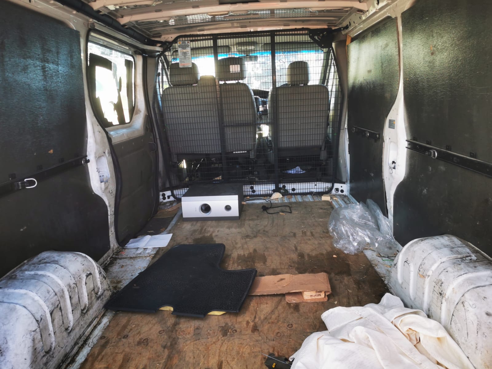 2012 RENAULT TRAFIC X83, VAN 04/04-12/14  REVERSING LIGHT