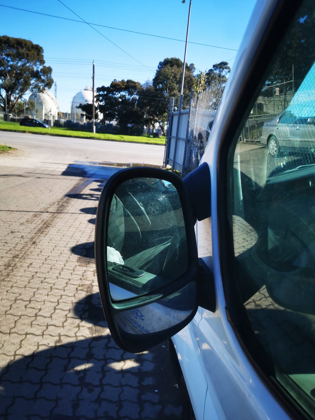 2012 RENAULT TRAFIC BARN DOOR LAMP TYPE, X83, RED/CLEAR, 05/07-12/14 8200415251 RIGHT TAILLIGHT