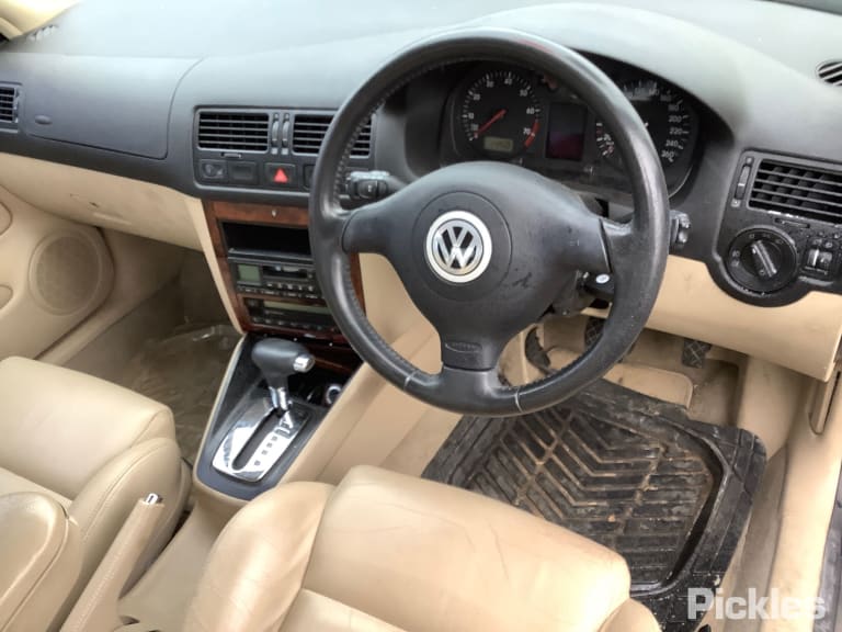 2000 VOLKSWAGEN BORA 12/99-12/05  ECU
