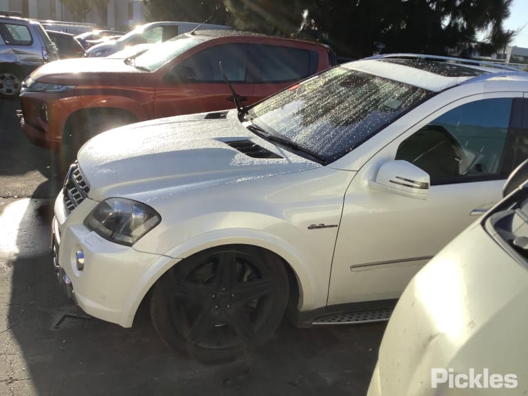 2011 MERCEDES M CLASS W164, W/ PRIVACY TINT TYPE, 09/05-12/11 A1647350710 LEFT REAR DOOR WINDOW