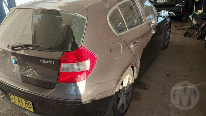 2005 BMW 1 SERIES E87, HATCH, 10/04-12/11 41517191011 LEFT FRONT DOOR