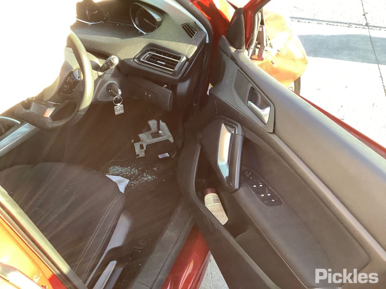 2016 PEUGEOT 308 T9, LED, W/ DAYTIME RUNNING LAMP TYPE, 10/14-06/17 9800546480 LEFT HEADLAMP