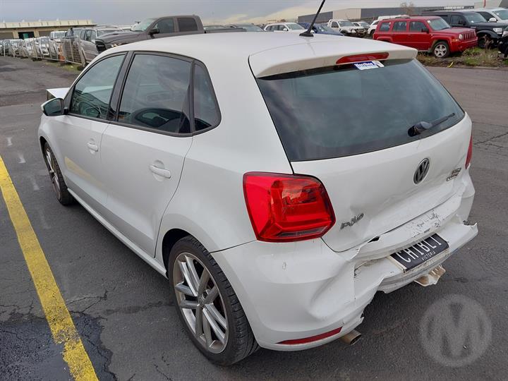 2015 VOLKSWAGEN POLO STEERING WHEEL, 6R, 05/14-09/17 6C0880201E RIGHT AIRBAG