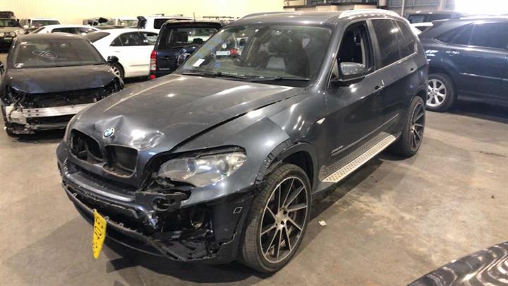 2011 BMW X5 BUMPER (CENTRE), E70, M SPORT TYPE, W/ PARK SENSORS, 06/10-10/13 51127227787 REAR BUMPER