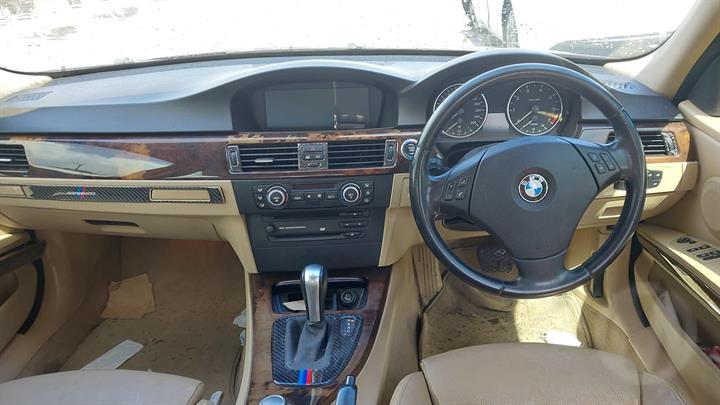 2007 BMW 3 SERIES E90, SEDAN, 03/05-01/12 51337140588 RIGHT FRONT WINDOW REG MOTOR