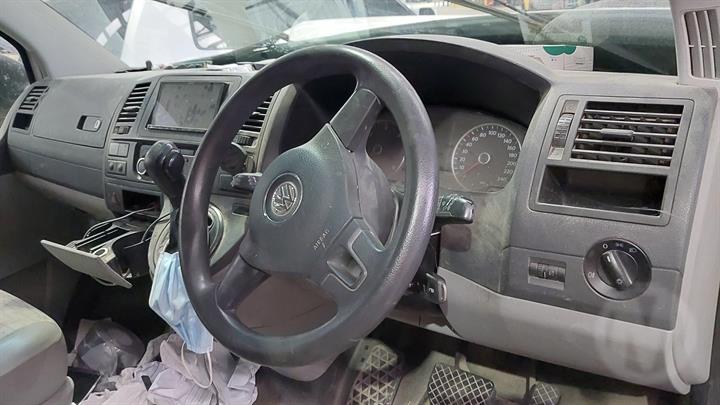Wrecking 2013 VOLKSWAGEN TRANSPORTER for Used Parts VW1309