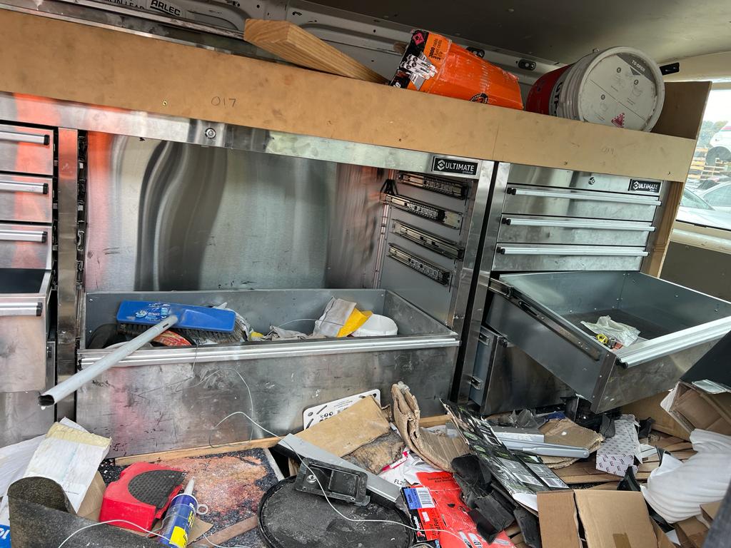 Wrecking 2013 VOLKSWAGEN TRANSPORTER for Used Parts VW1309