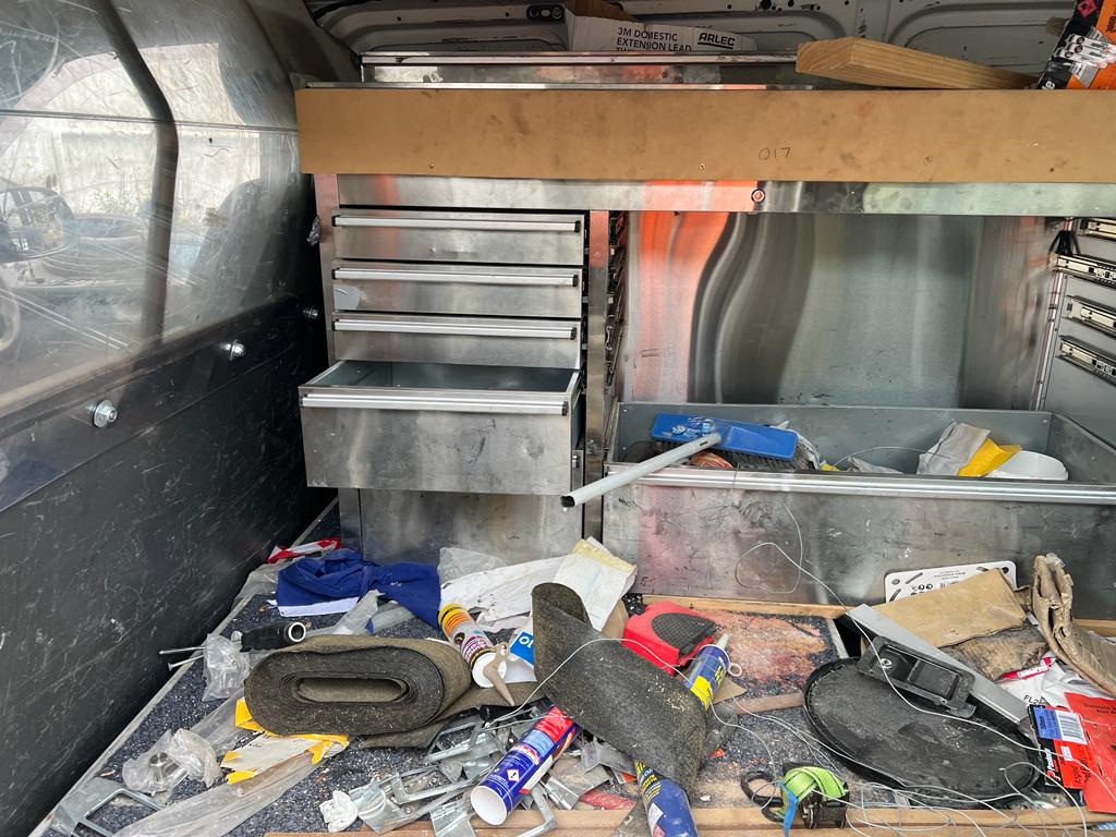 Wrecking 2013 VOLKSWAGEN TRANSPORTER for Used Parts VW1309