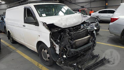 Wrecking 2013 VOLKSWAGEN TRANSPORTER for Used Parts VW1309