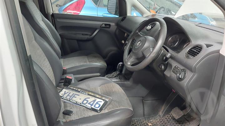 2011 VOLKSWAGEN CADDY 2K, 12/04-06/15 2K0831055B LEFT FRONT DOOR
