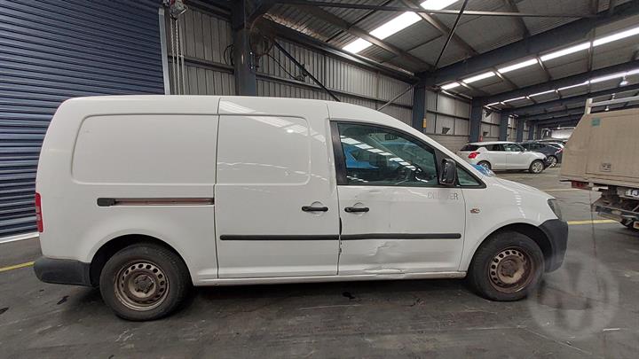 2011 VOLKSWAGEN CADDY 2K, 12/04-06/15 2K0831055B LEFT FRONT DOOR