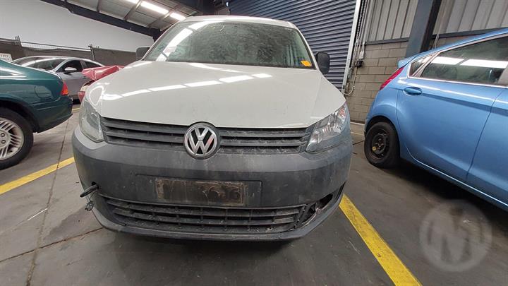 2011 VOLKSWAGEN CADDY 2K, 12/04-06/15 2K0831055B LEFT FRONT DOOR