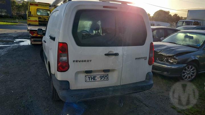 2011 PEUGEOT PARTNER 09/08-01/15 6208 K5 LEFT HEADLAMP