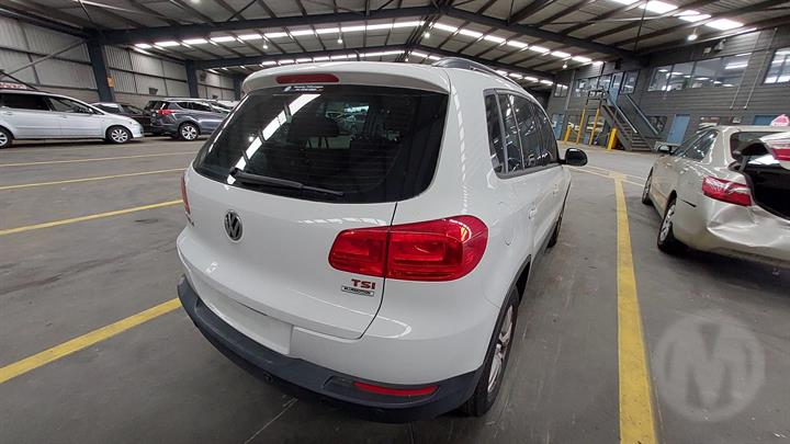 2015 VOLKSWAGEN TIGUAN 5N 08/11-08/16  GLOVE BOX