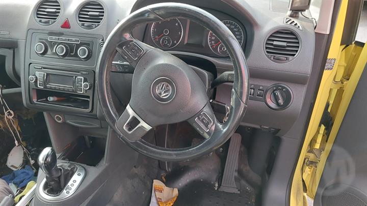 2012 VOLKSWAGEN CADDY RIGHT REAR DOOR SLIDING LOCK, 2K, 12/04-06/15 2K5843654 DOOR BOOT GATE LOCK