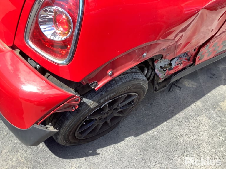 2011 MINI COOPER R55/R56/R57, HALOGEN, YELLOW TURN INDICATOR TYPE, 03/07-05/15 63122751265 LEFT HEADLAMP