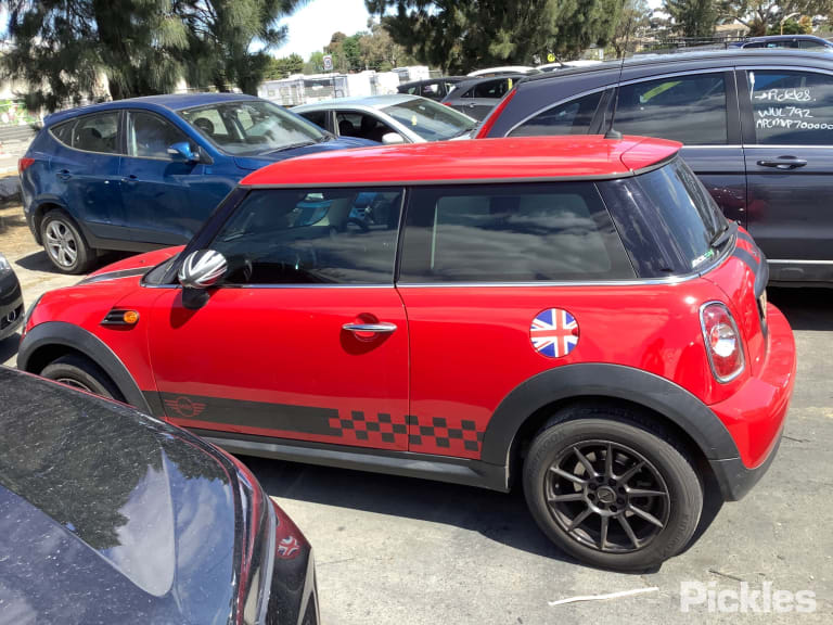 2011 MINI COOPER R56/R57, HATCH/CABRIO, CLEAR INDICATOR W/ RED CENTRE TYPE, 10/10-05/15 63217255910 RIGHT TAILLIGHT